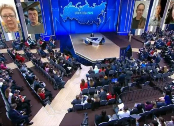 Прямая линия президента России Владимира Путина, совмещенная с пресс-конференцией, завершилась, продлившись 4,5 часа.