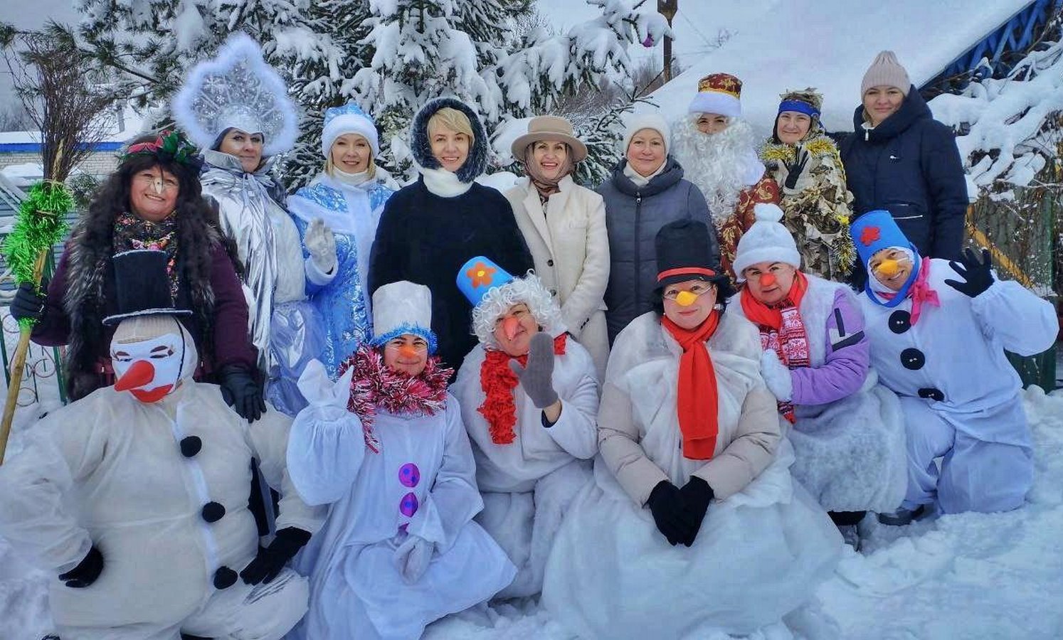Снеговики собирают друзей!