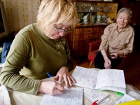 Формирование «личных дел» граждан в отделениях надомного обслуживания